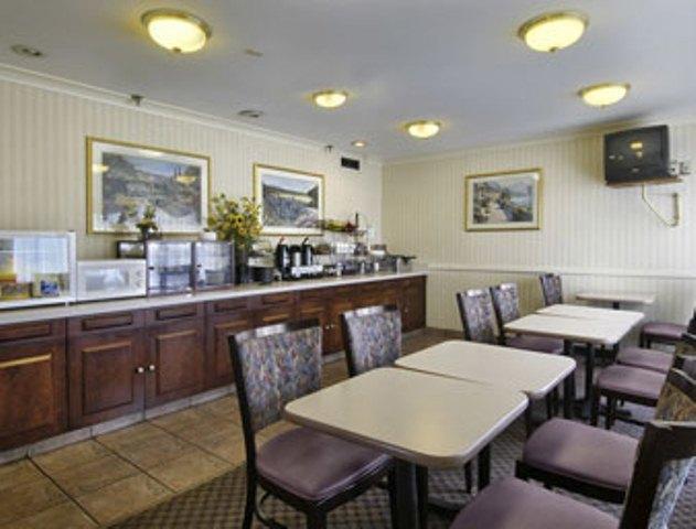 Howard Johnson Inn Cleveland Airport Brook Park Restoran foto